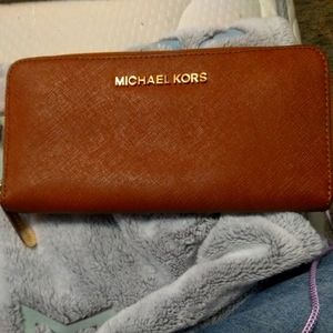 Michael kors wallet